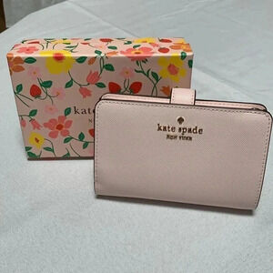 KATE SPADE ♠️ Madison medium compact wallet.NWT and box.